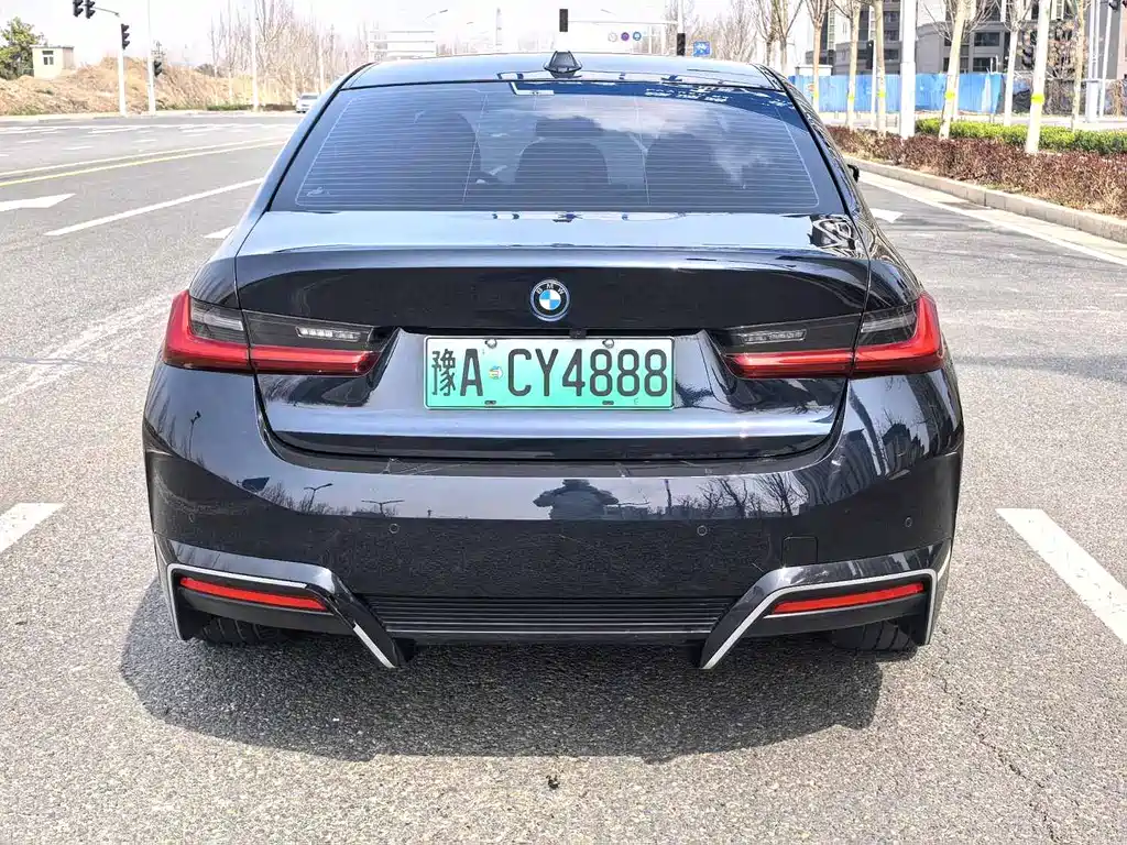 BMW BMW i3 2025 eDrive 40 L Night Sport Package 2025 - thumbnail 4