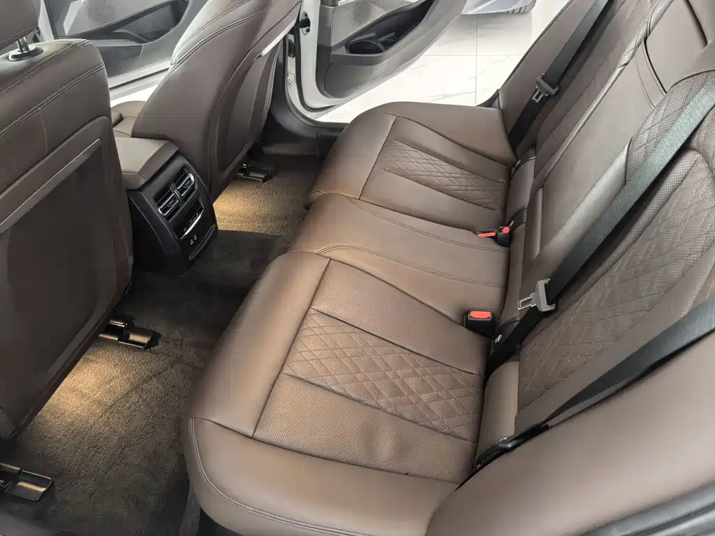 BMW BMW i3 2024 eDrive 35 L 2024 - thumbnail 6