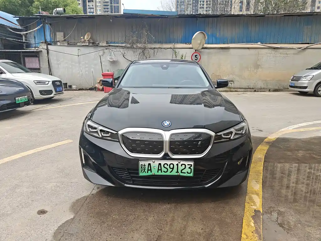 BMW BMW i3 2024 eDrive 35 L 2024 - thumbnail 2