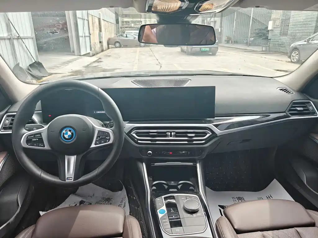 BMW BMW i3 2024 eDrive 35 L 2024 - thumbnail 4