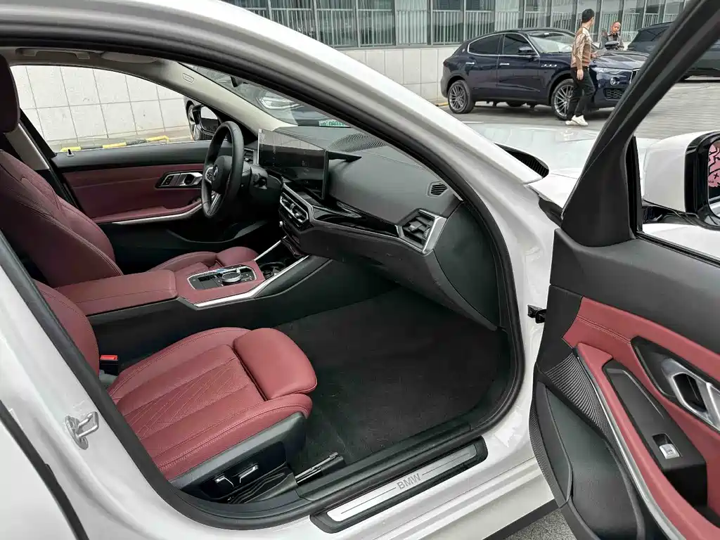 BMW BMW i3 2024 eDrive 35 L 2025 - thumbnail 16