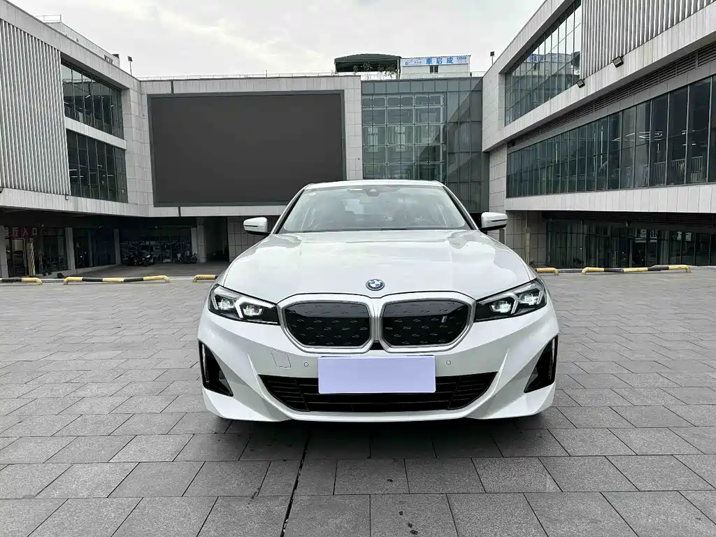 BMW BMW i3 2024 eDrive 35 L 2025 - thumbnail 17