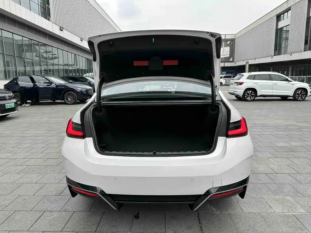BMW BMW i3 2024 eDrive 35 L 2025 - thumbnail 18