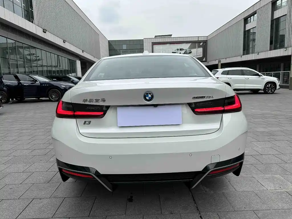 BMW BMW i3 2024 eDrive 35 L 2025 - thumbnail 21