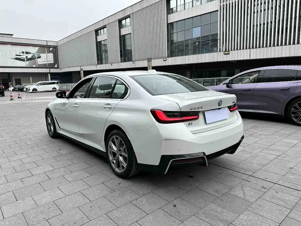 BMW BMW i3 2024 eDrive 35 L 2025 - thumbnail 24