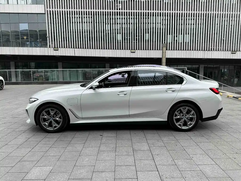 BMW BMW i3 2024 eDrive 35 L 2025 - thumbnail 25
