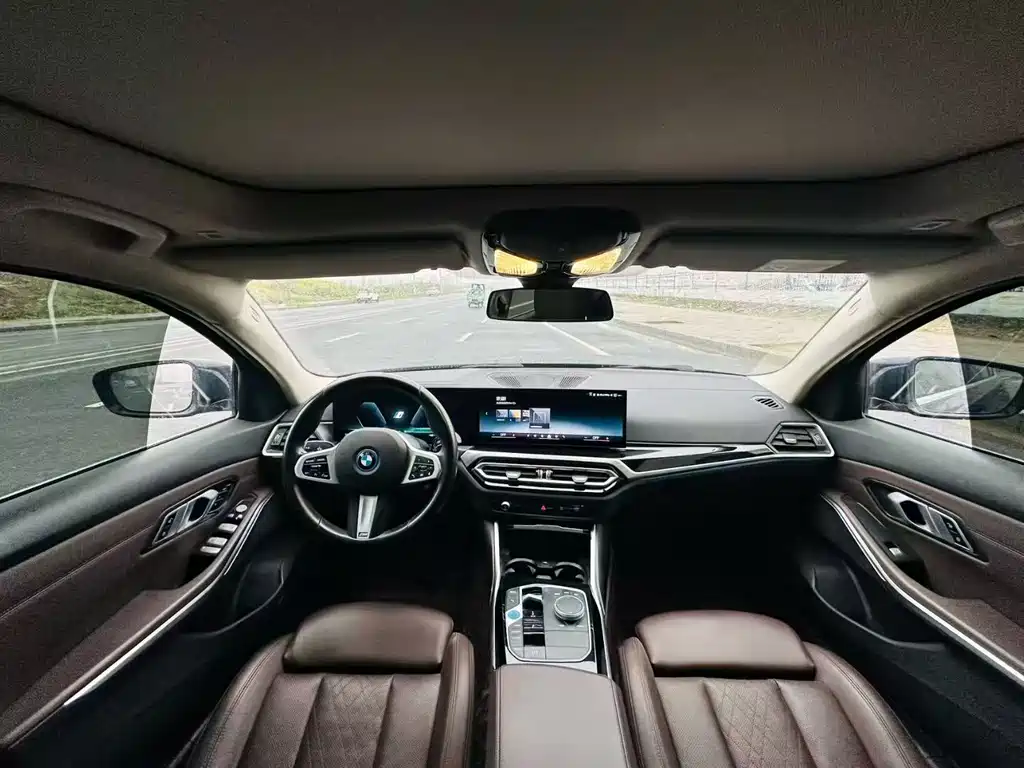 BMW BMW i3 2024 eDrive 35 L 2024 - thumbnail 5
