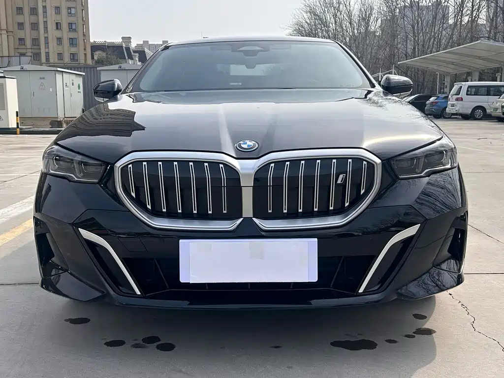 BMW BMW i5 2024 eDrive 35L M Sport Package 2024 - thumbnail 2