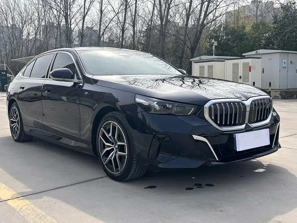 BMW BMW i5 2024 eDrive 35L M Sport Package 2024 - thumbnail 3
