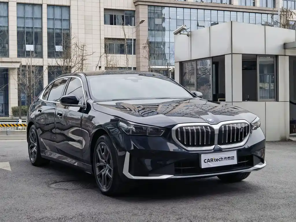 BMW BMW i5 2024 eDrive 35L Luxury Package 2024 - thumbnail 3