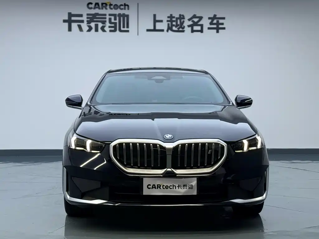 BMW BMW i5 2024 eDrive 35L Luxury Package 2024 - thumbnail 2