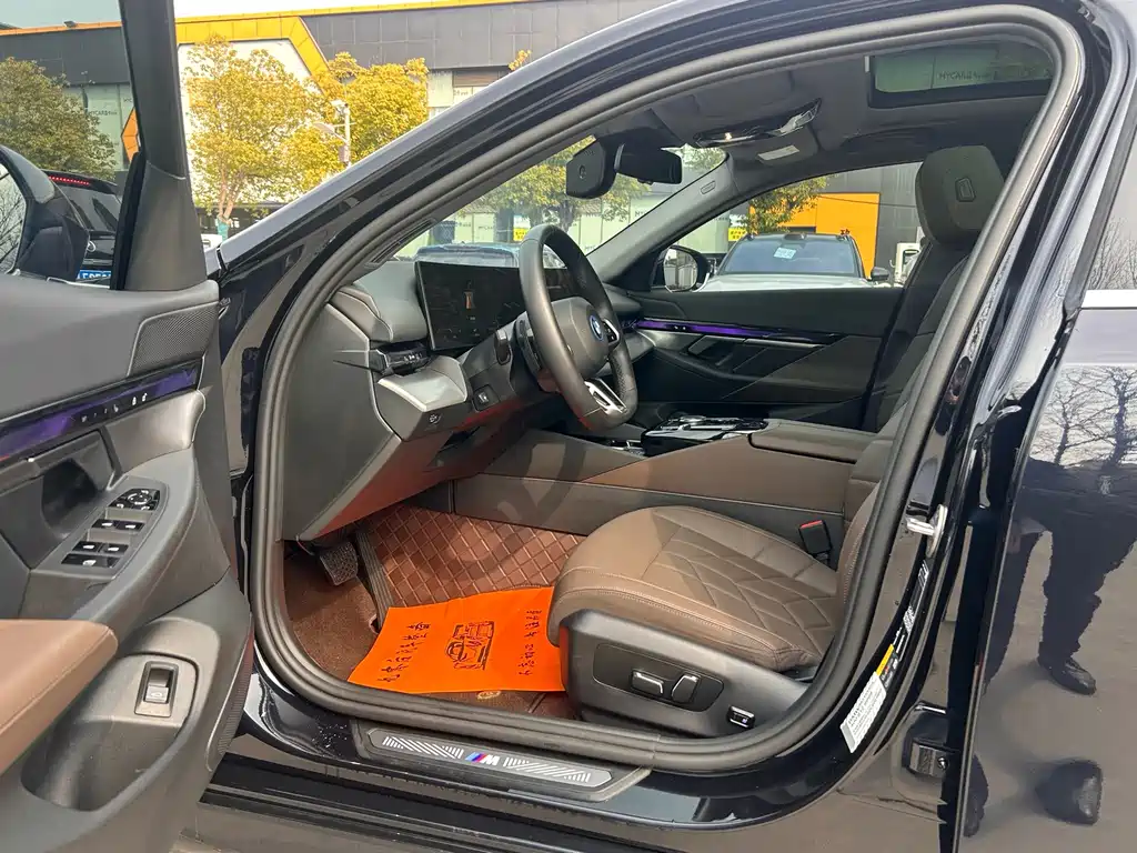 BMW BMW i5 2024 eDrive 35L M Sport Package 2024 - thumbnail 12