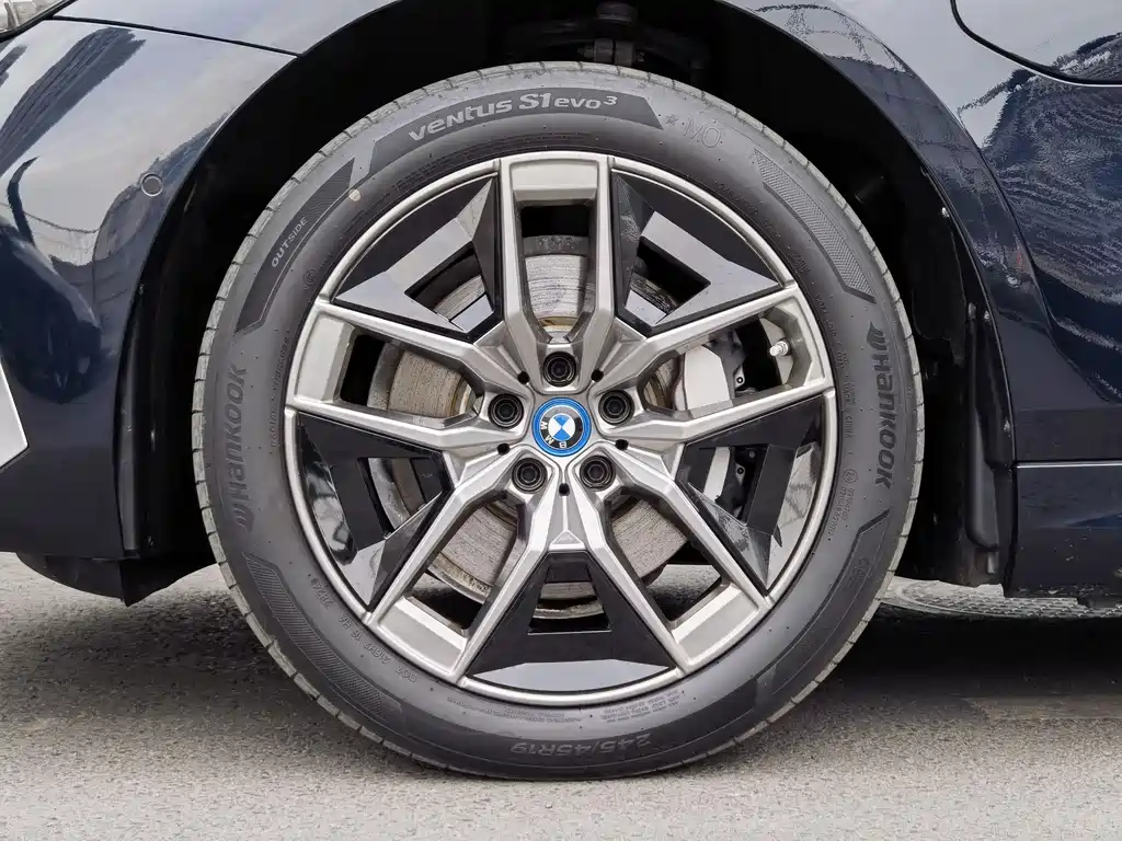 BMW BMW i5 2024 eDrive 35L Luxury Package 2024 - thumbnail 8