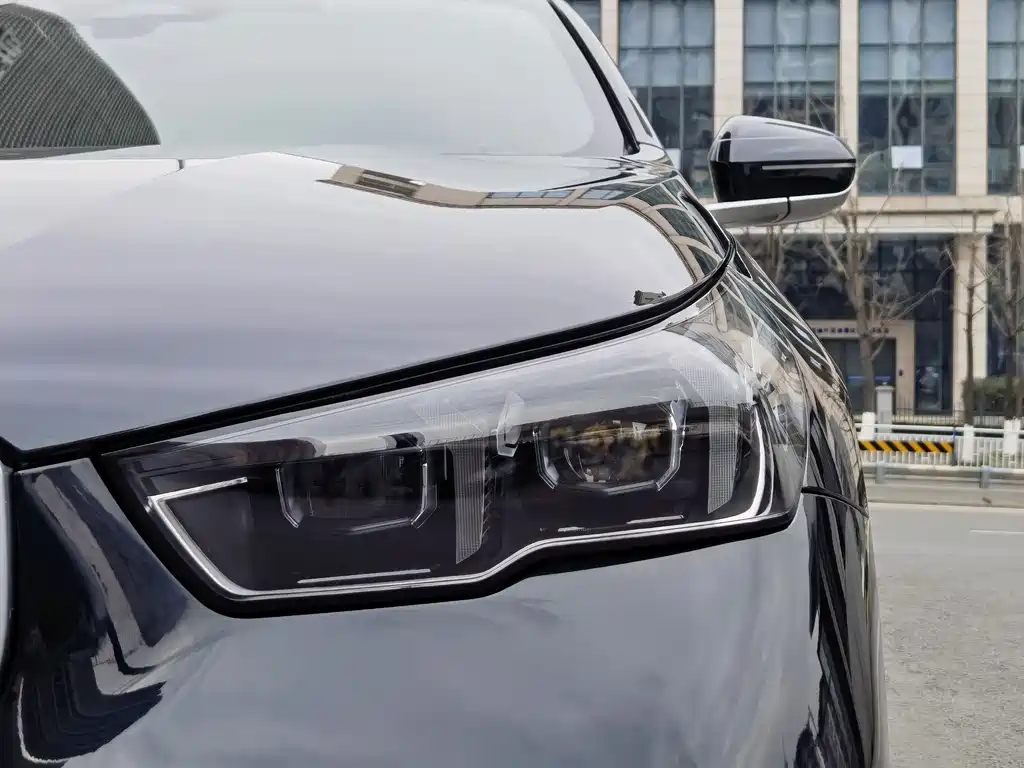 BMW BMW i5 2024 eDrive 35L Luxury Package 2024 - thumbnail 9