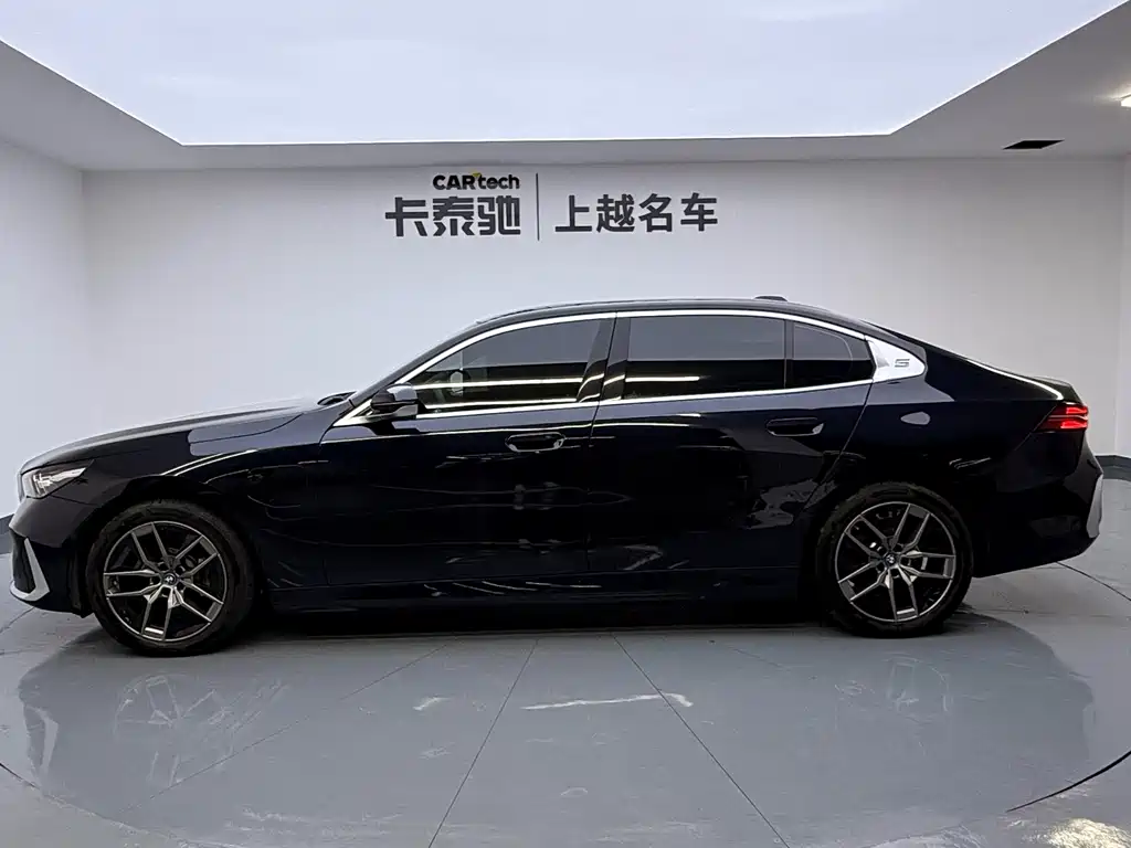 BMW BMW i5 2024 eDrive 35L Luxury Package 2024 - thumbnail 8