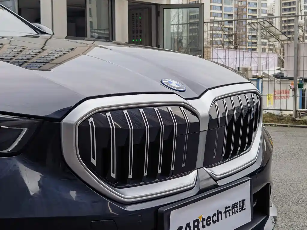 BMW BMW i5 2024 eDrive 35L Luxury Package 2024 - thumbnail 10