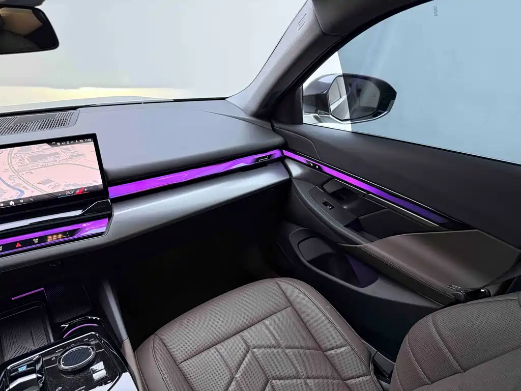 BMW BMW i5 2024 eDrive 35L M Sport Package 2024 - thumbnail 13