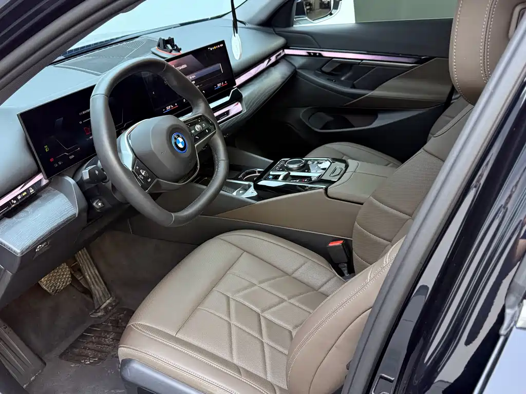 BMW BMW i5 2024 eDrive 35L Luxury Package 2024 - thumbnail 11