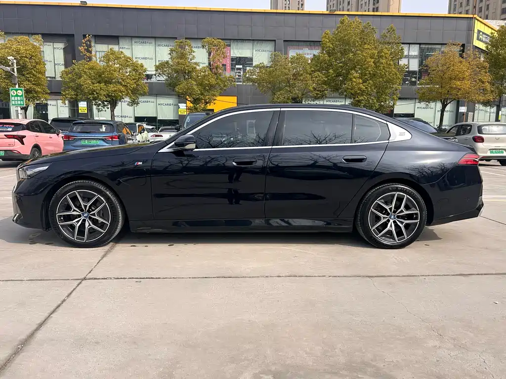 BMW BMW i5 2024 eDrive 35L M Sport Package 2024 - thumbnail 19