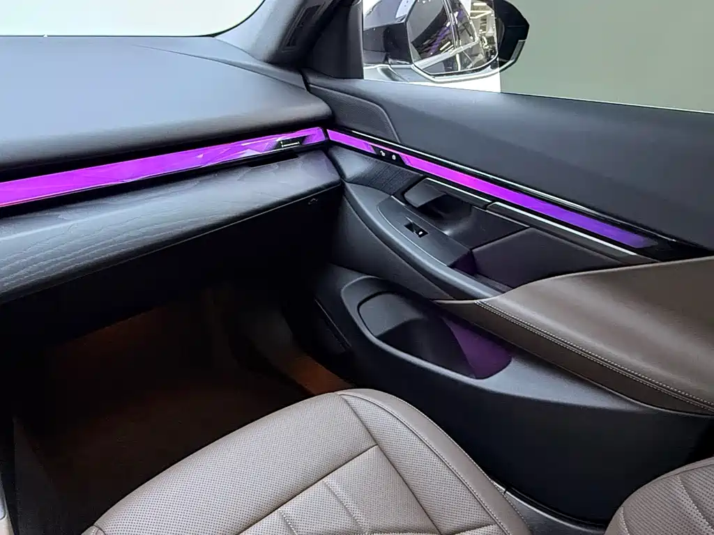 BMW BMW i5 2024 eDrive 35L Luxury Package 2024 - thumbnail 15