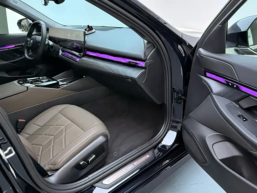 BMW BMW i5 2024 eDrive 35L Luxury Package 2024 - thumbnail 16