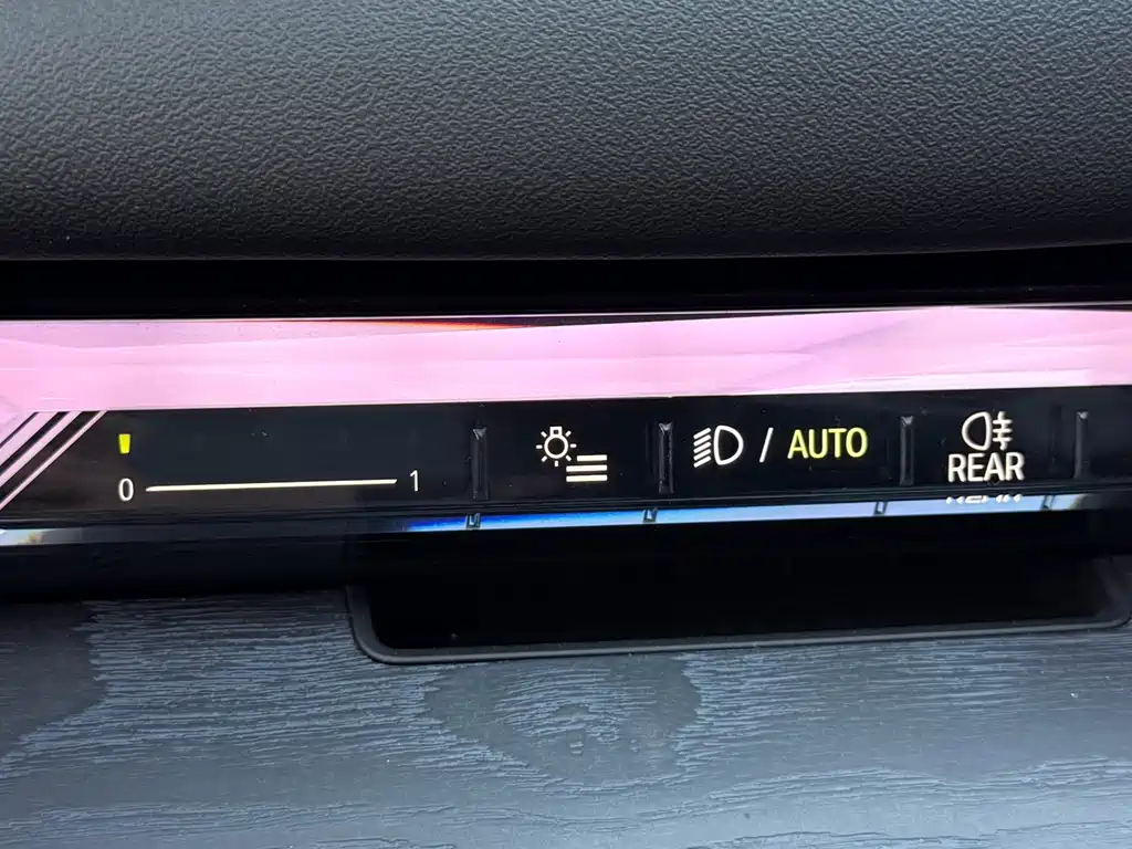 BMW BMW i5 2024 eDrive 35L Luxury Package 2024 - thumbnail 17