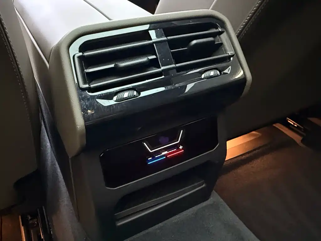 BMW BMW i5 2024 eDrive 35L Luxury Package 2024 - thumbnail 18