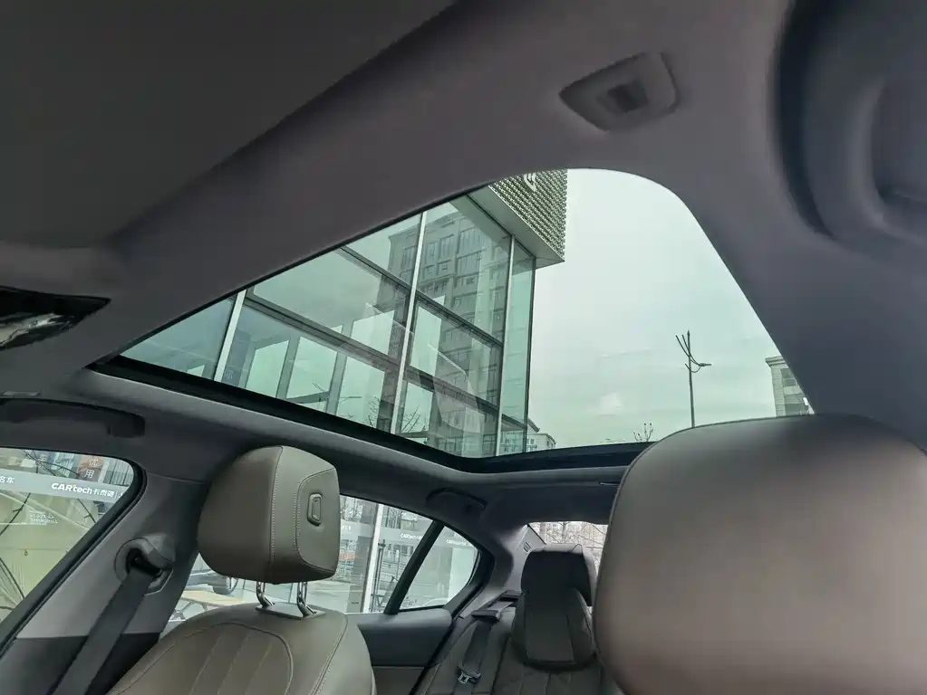 BMW BMW i5 2024 eDrive 35L Luxury Package 2024 - thumbnail 19