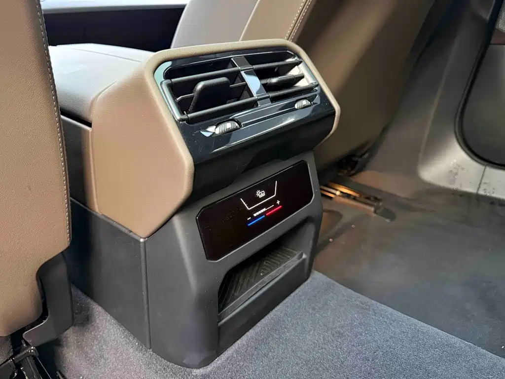 BMW BMW i5 2024 eDrive 35L M Sport Package 2024 - thumbnail 23