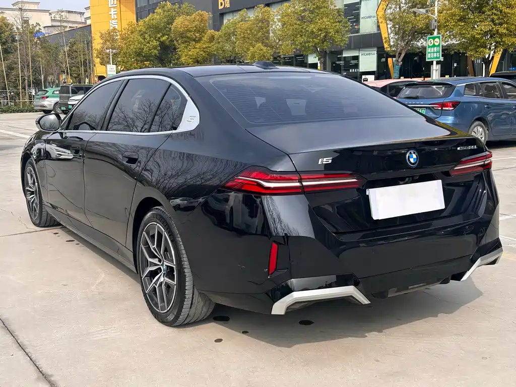 BMW BMW i5 2024 eDrive 35L M Sport Package 2024 - thumbnail 24