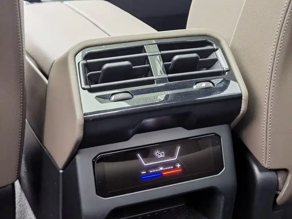 BMW BMW i5 2024 eDrive 35L Luxury Package 2024 - thumbnail 21