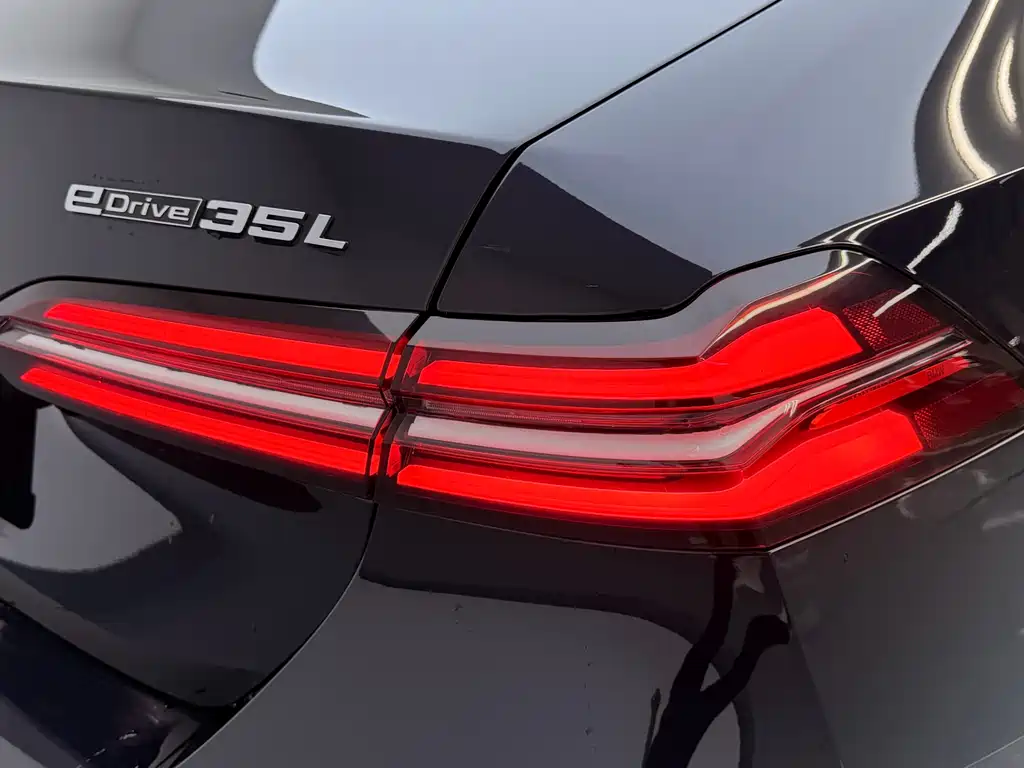BMW BMW i5 2024 eDrive 35L Luxury Package 2024 - thumbnail 22