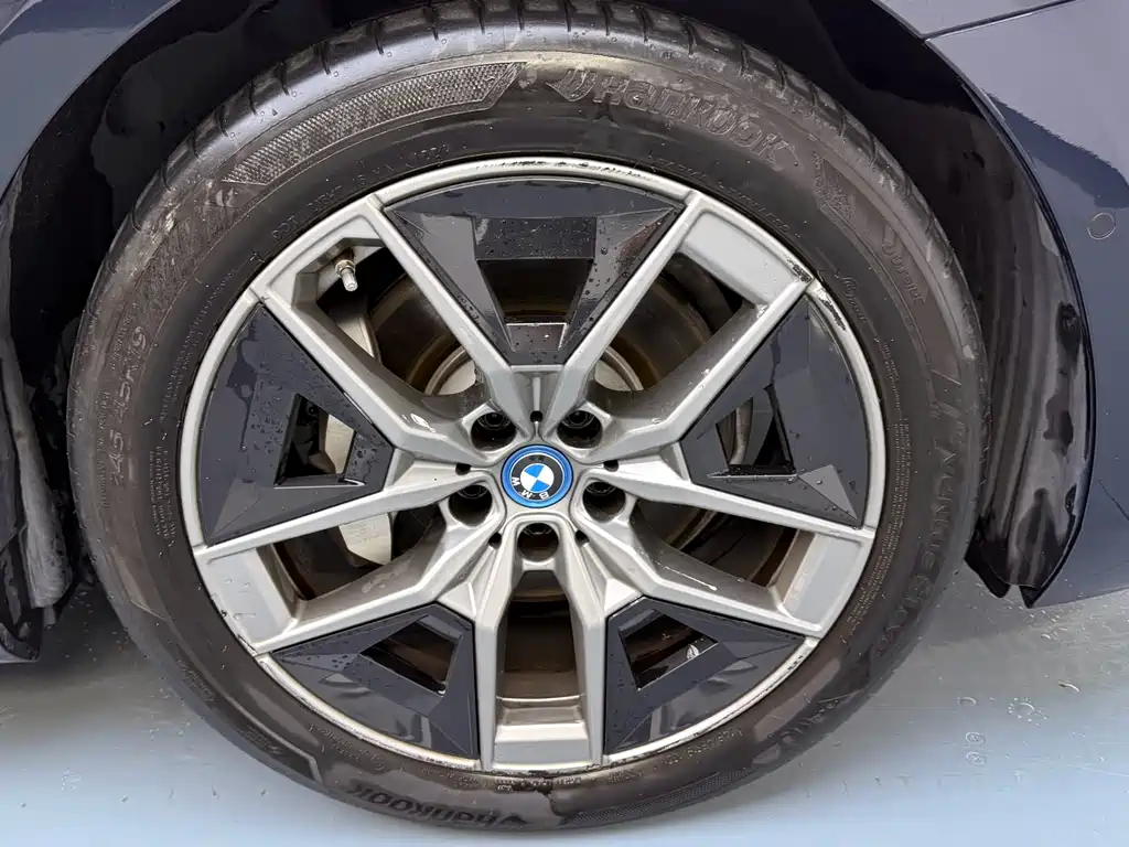 BMW BMW i5 2024 eDrive 35L Luxury Package 2024 - thumbnail 23