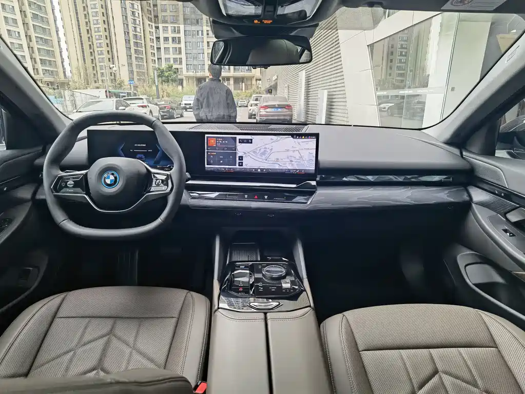 BMW BMW i5 2024 eDrive 35L Luxury Package 2024 - thumbnail 23