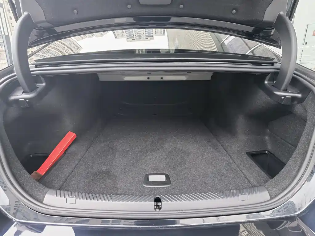 BMW BMW i5 2024 eDrive 35L Luxury Package 2024 - thumbnail 24