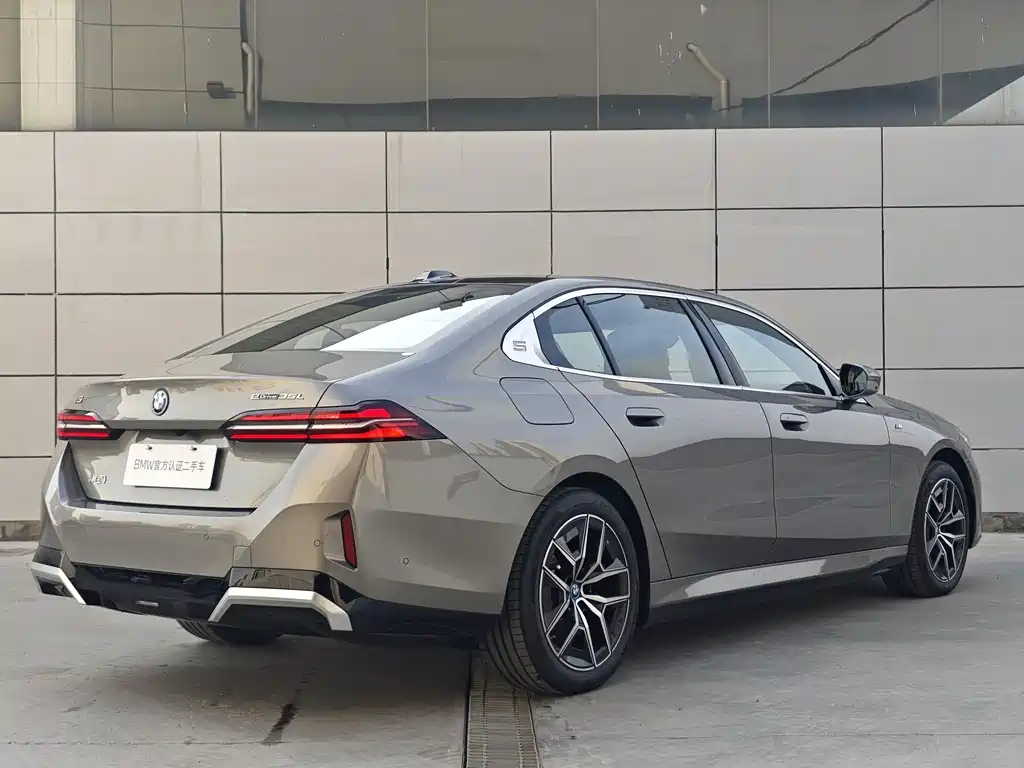 BMW BMW i5 2024 eDrive 35L Executive M Sport Package 2024 - thumbnail 3