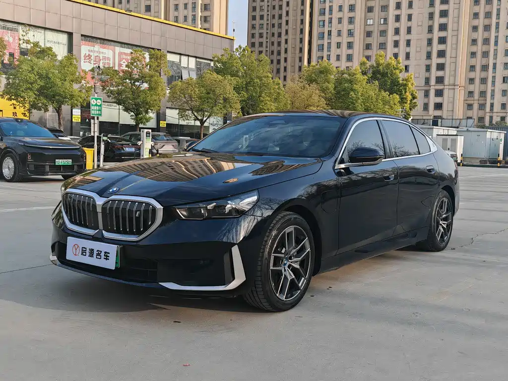 BMW BMW i5 2024 eDrive 35L Luxury Package 2025
