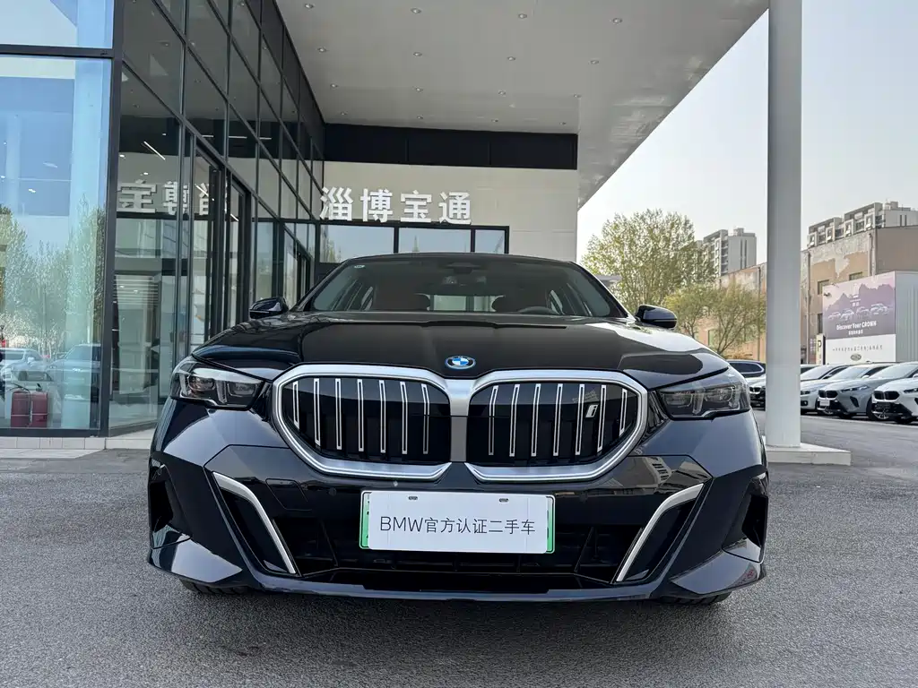 BMW BMW i5 2024 eDrive 35L M Sport Package 2025 - thumbnail 3