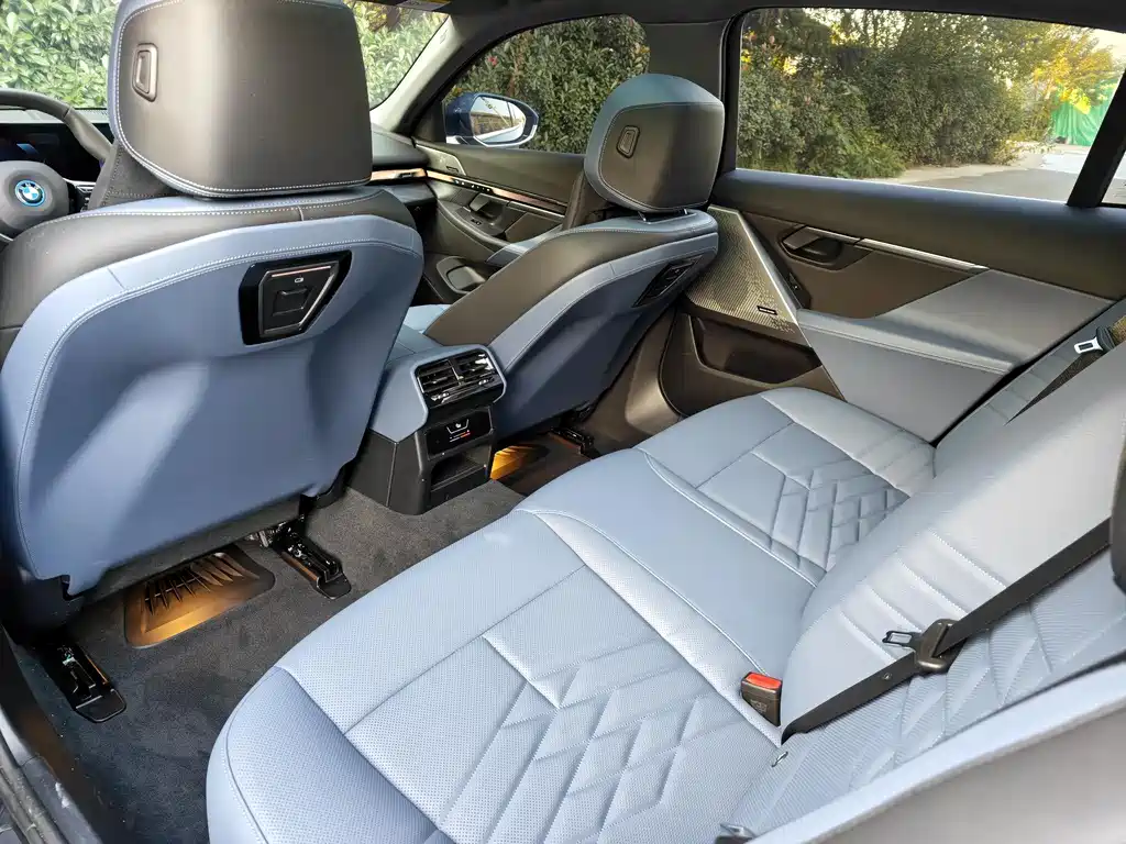 BMW BMW i5 2024 eDrive 35L Premium Luxury Package 2024 - thumbnail 8