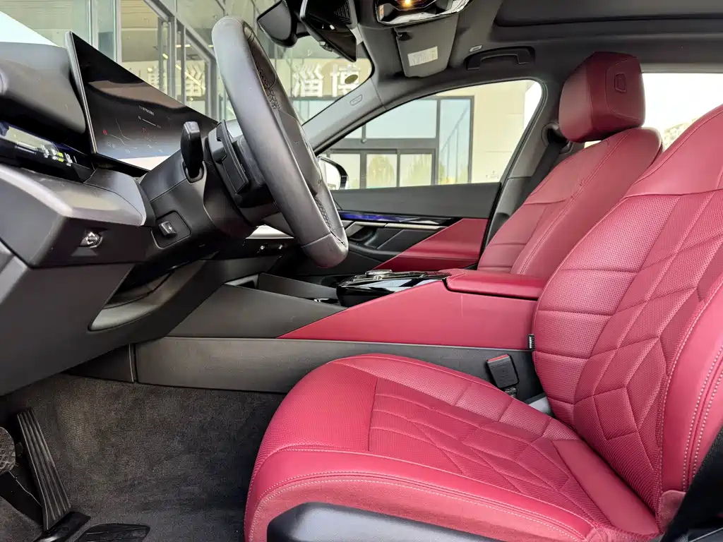 BMW BMW i5 2024 eDrive 35L M Sport Package 2025 - thumbnail 4