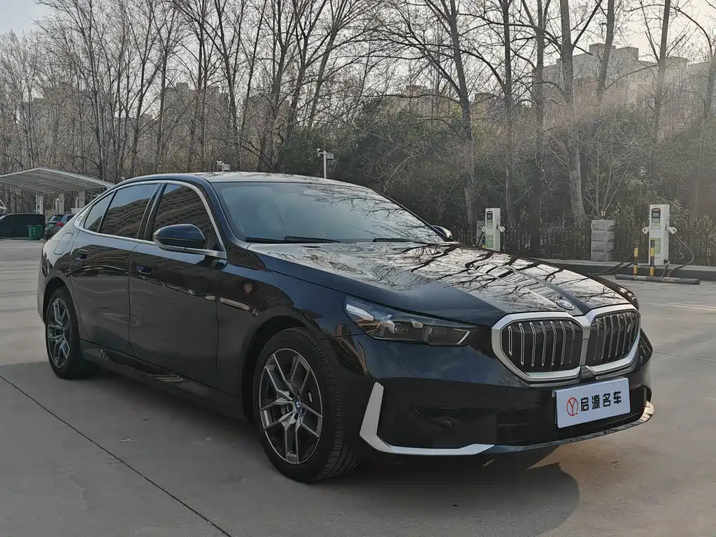 BMW BMW i5 2024 eDrive 35L Luxury Package 2025 - thumbnail 3