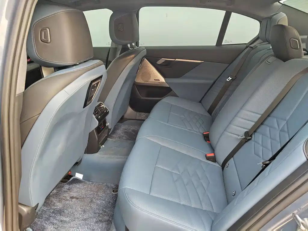 BMW BMW i5 2024 eDrive 35L Premium M Sport Package 2024 - thumbnail 7