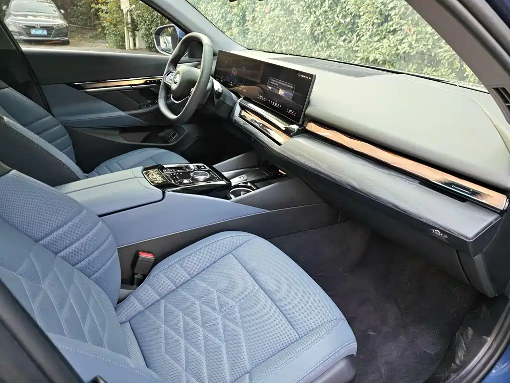 BMW BMW i5 2024 eDrive 35L Premium Luxury Package 2024 - thumbnail 9