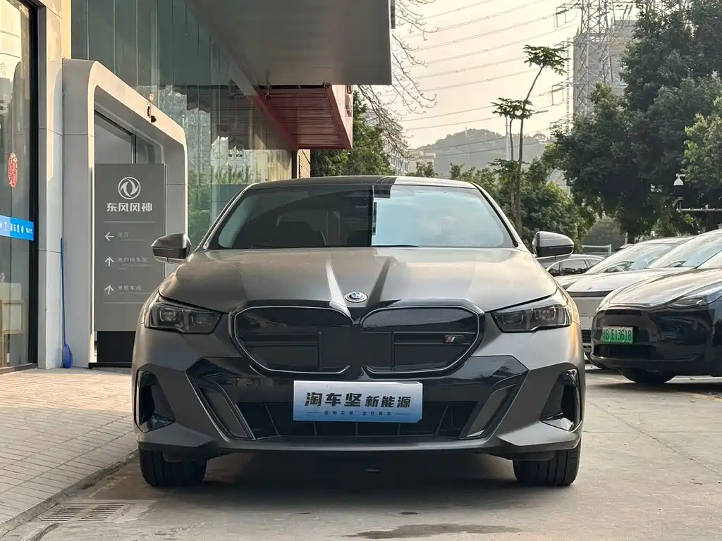 BMW BMW i5 2024 eDrive 35L M Sport Package 2025 - thumbnail 2