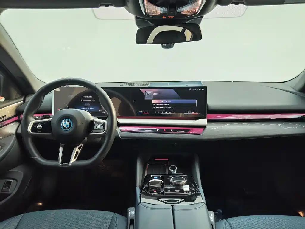 BMW BMW i5 2024 eDrive 35L Premium M Sport Package 2024 - thumbnail 8