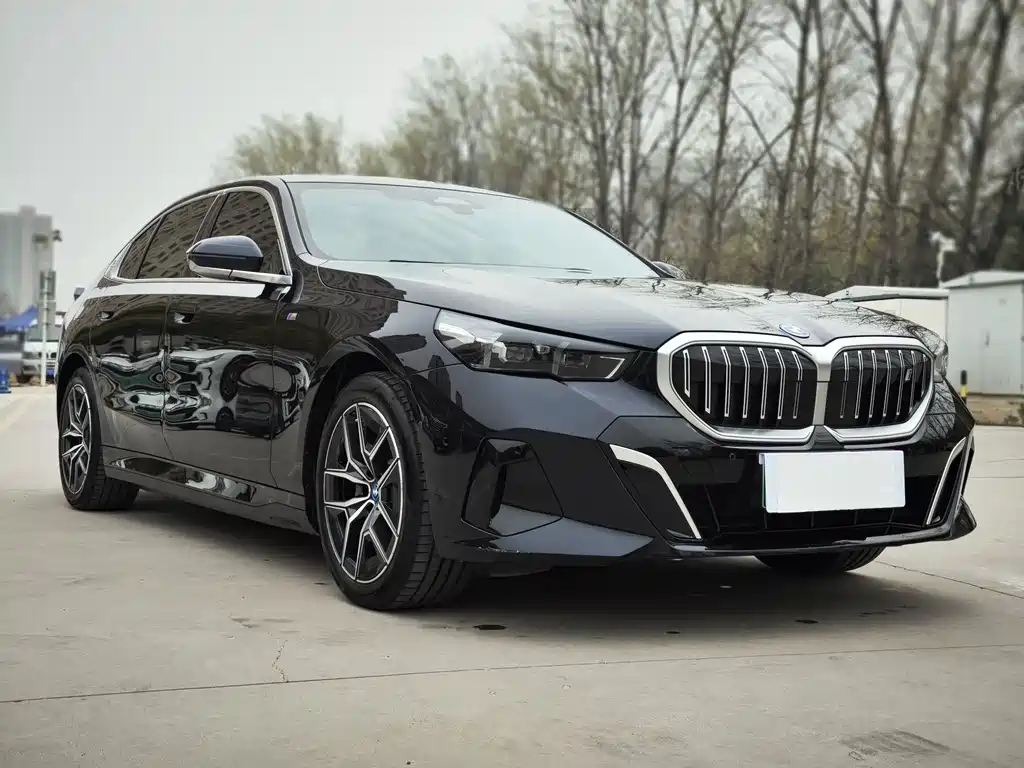 BMW BMW i5 2024 eDrive 35L M Sport Package 2024 - thumbnail 2