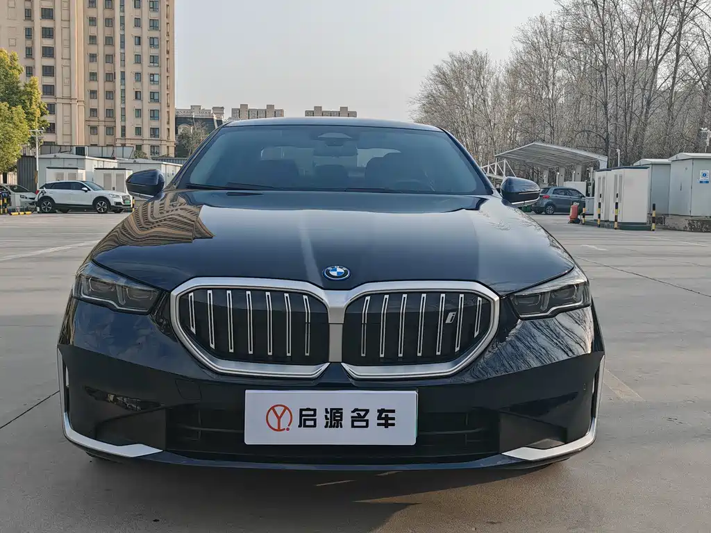 BMW BMW i5 2024 eDrive 35L Luxury Package 2025 - thumbnail 5