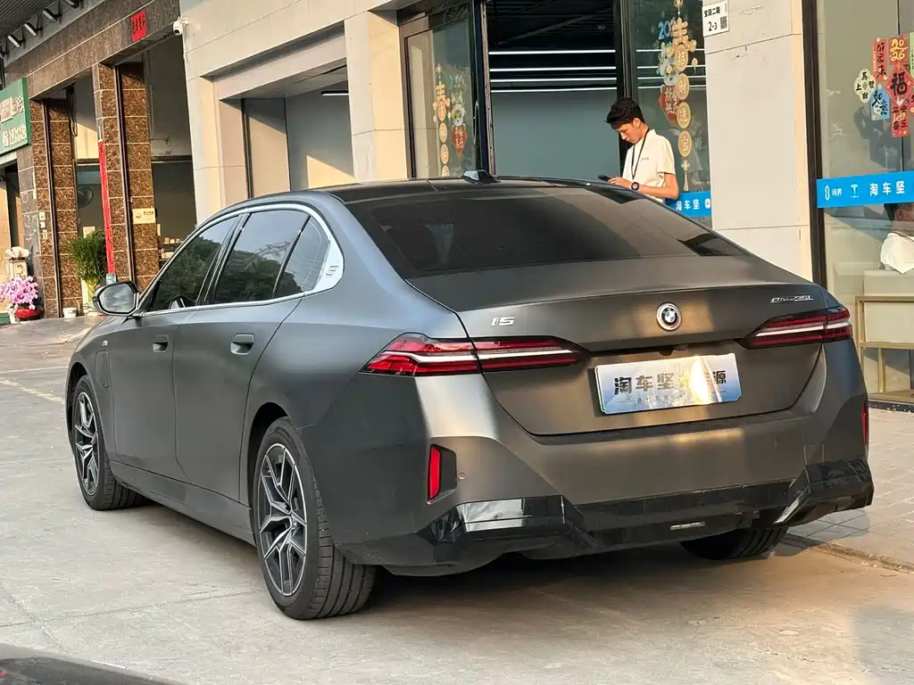 BMW BMW i5 2024 eDrive 35L M Sport Package 2025 - thumbnail 4