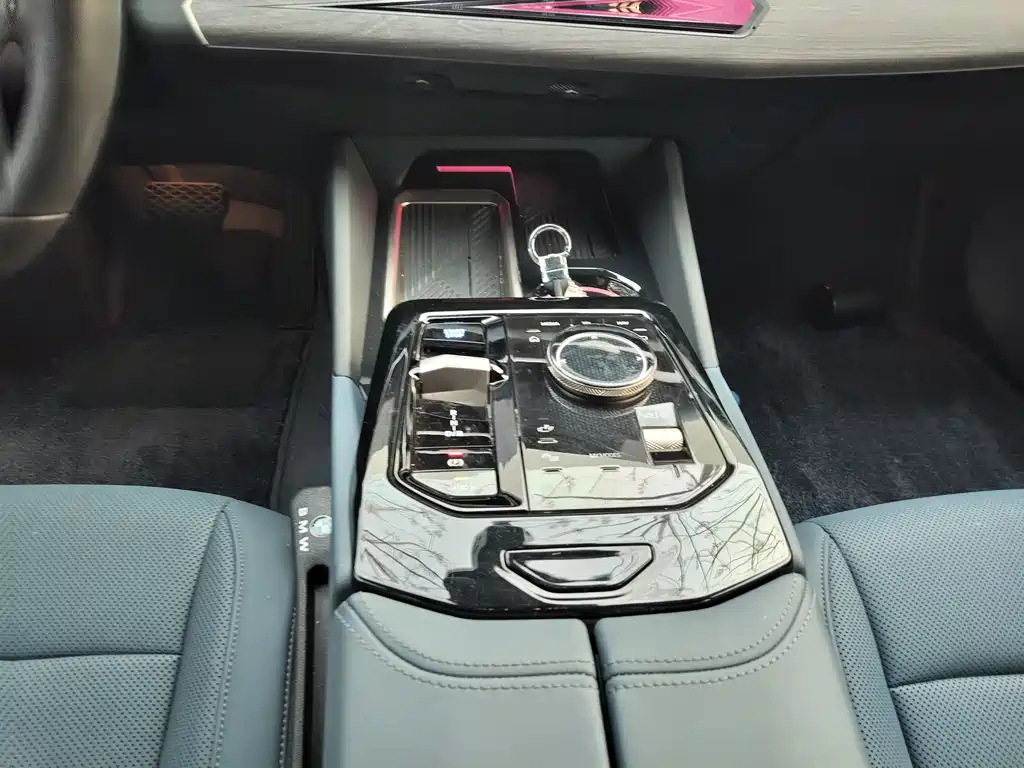 BMW BMW i5 2024 eDrive 35L Premium M Sport Package 2024 - thumbnail 10