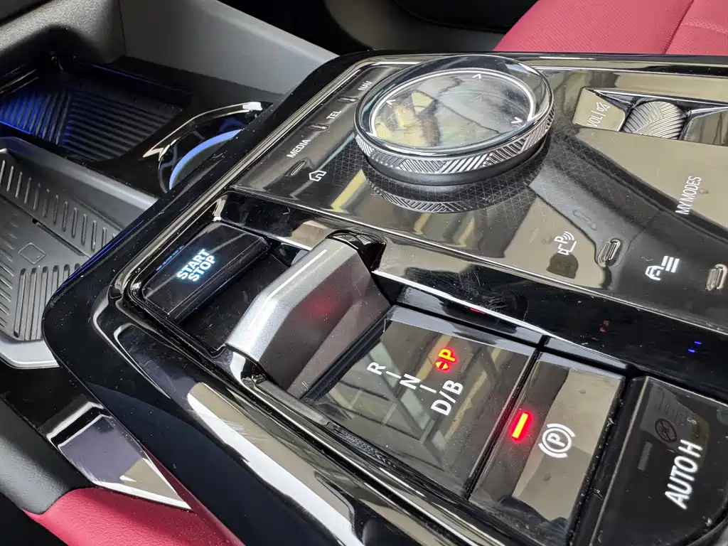 BMW BMW i5 2024 eDrive 35L M Sport Package 2025 - thumbnail 8